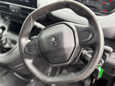 2022 Peugeot Partner