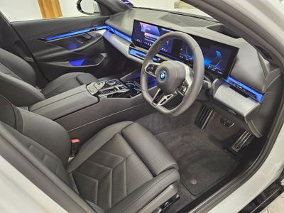 2025 BMW i5