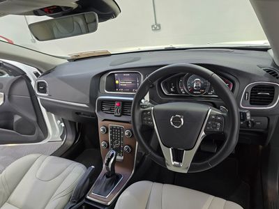 2018 Volvo V40