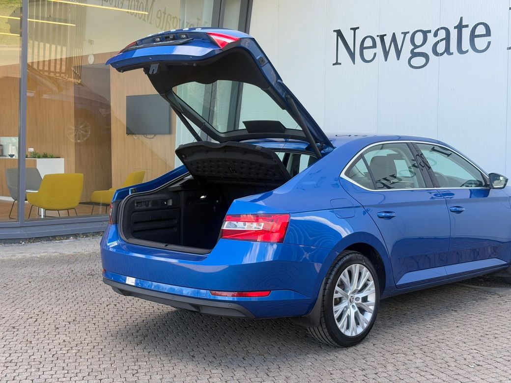 2023 Skoda Superb