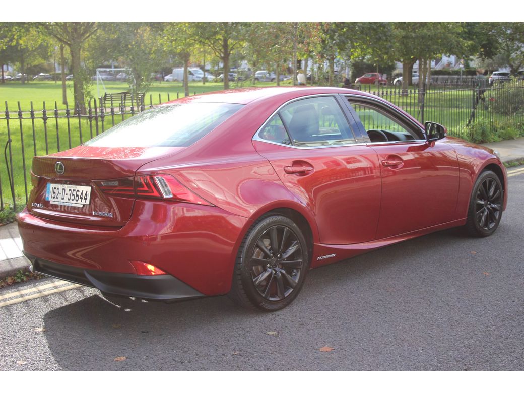 2015 Lexus IS 300h