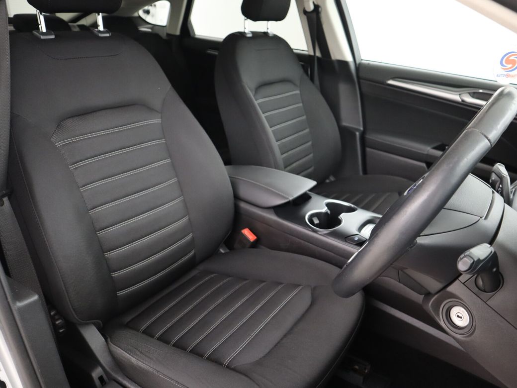 2020 Ford Mondeo