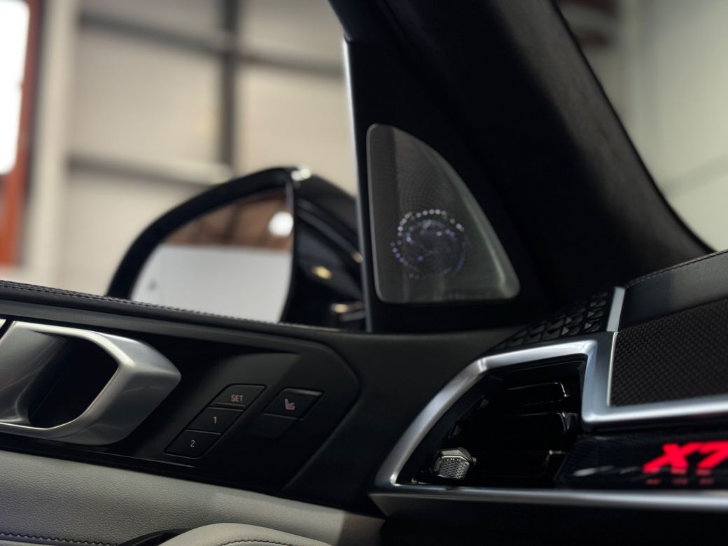 2023 BMW X7