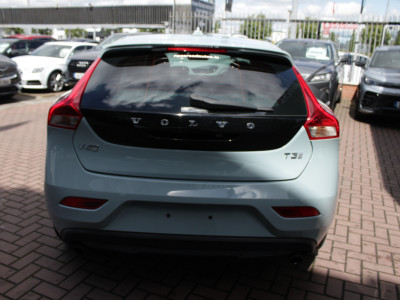 2017 Volvo V40