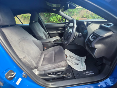 2023 Lexus UX 300e