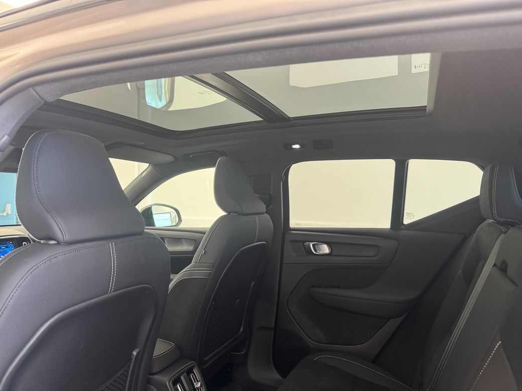 2023 Volvo XC40