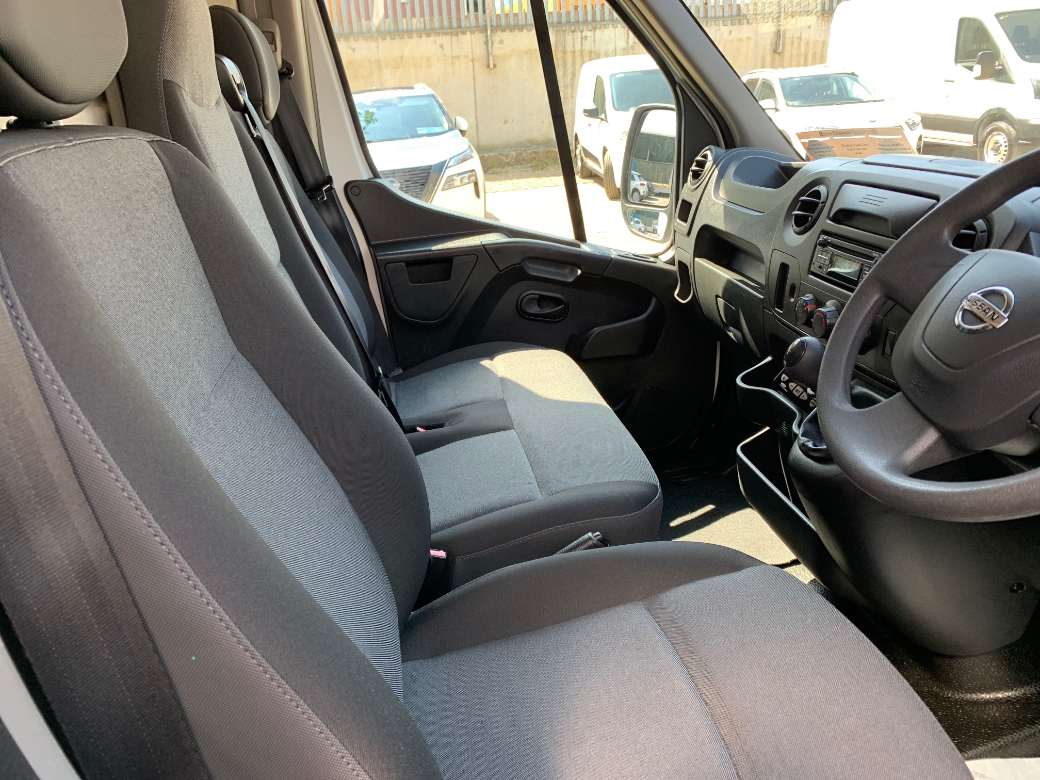 2019 Nissan NV400