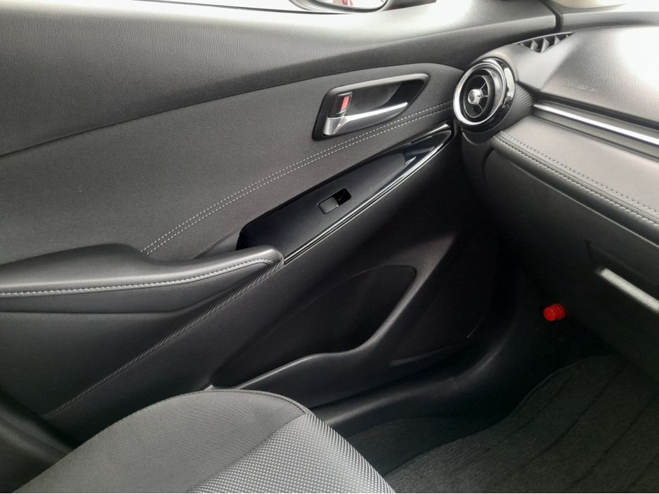 2017 Mazda Demio