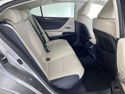 2025 Lexus ES 300h