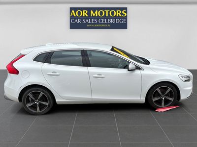 2017 Volvo V40