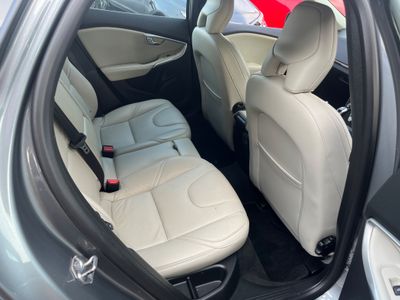 2018 Volvo V40