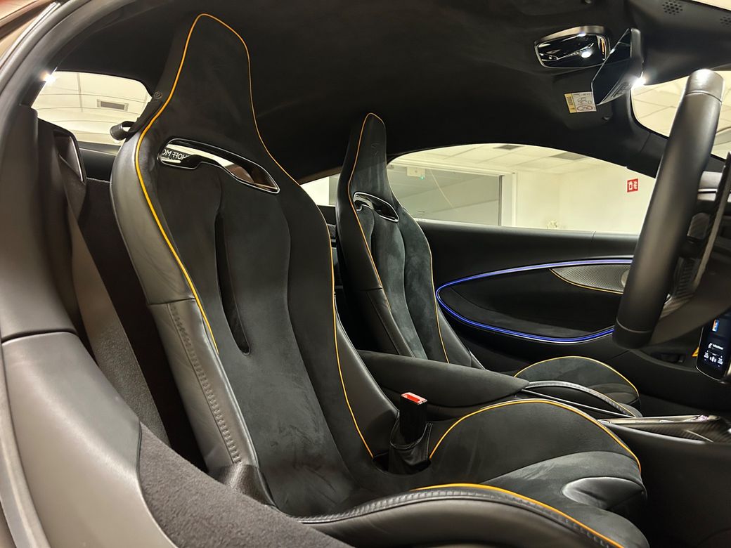 2023 McLaren Artura