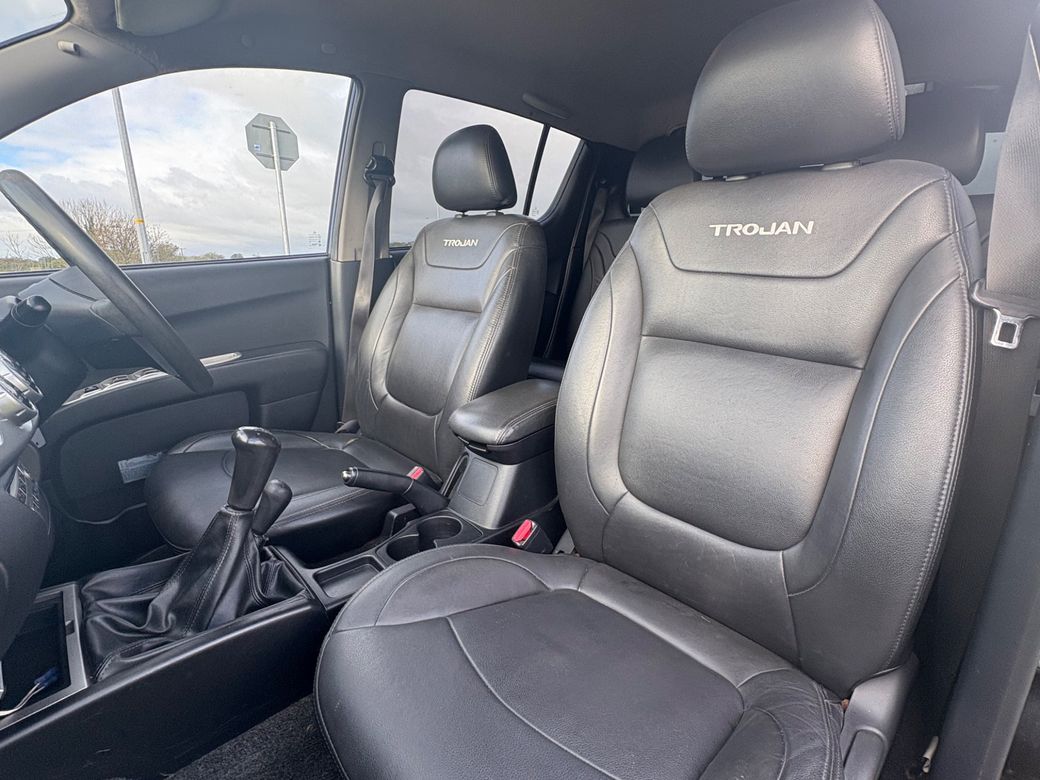 2014 Mitsubishi L200