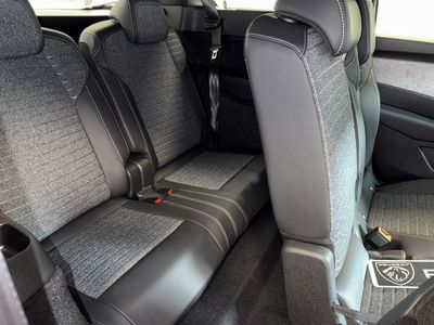 2025 Peugeot 5008