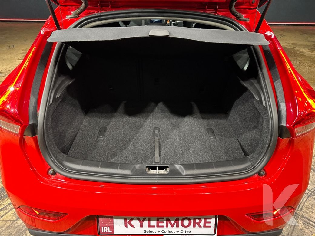 2020 Volvo V40