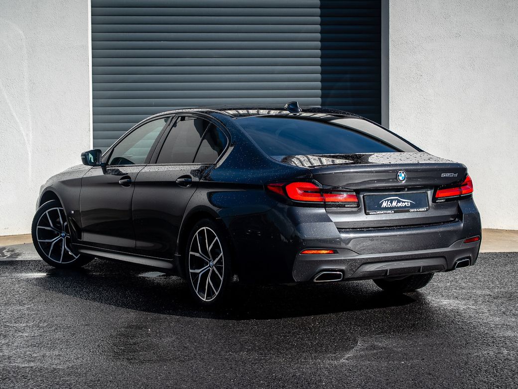2022 BMW 520