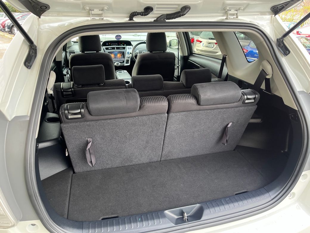 2015 Toyota Prius Alpha