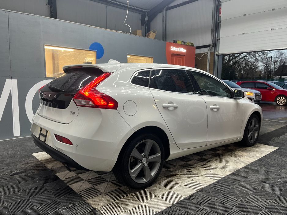 2014 Volvo V40