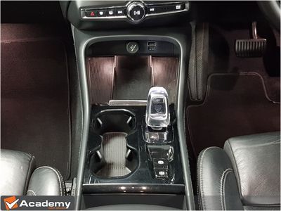 2023 Volvo XC40