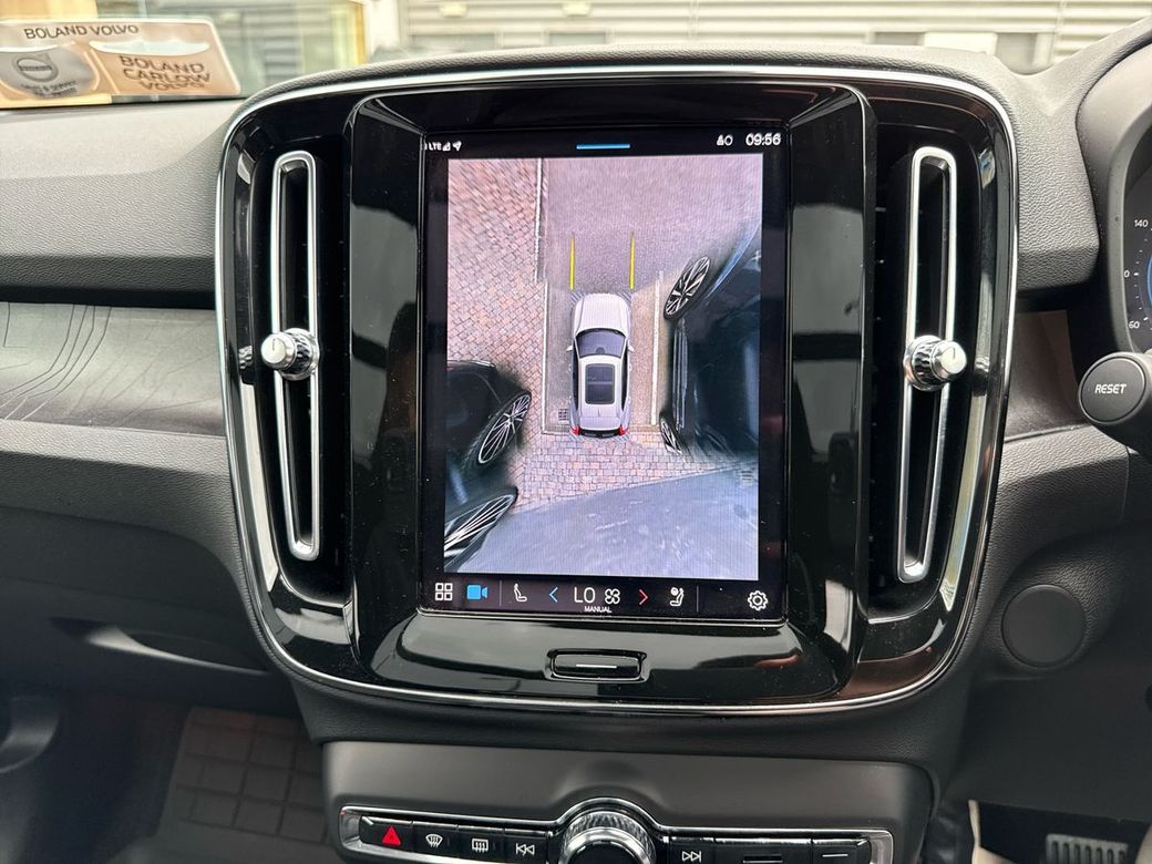 2023 Volvo XC40