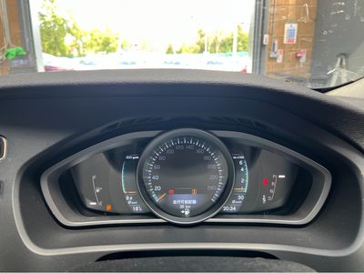 2015 Volvo V40