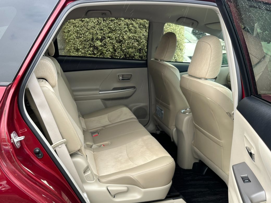 2019 Toyota Prius Alpha
