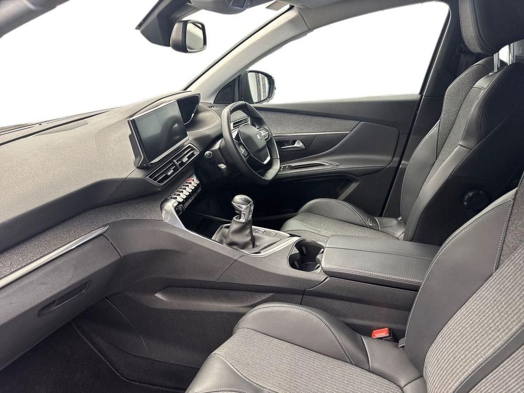 2022 Peugeot 5008