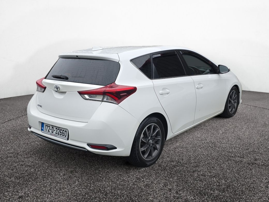 2017 Toyota Auris