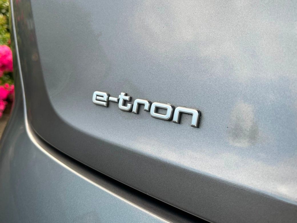 2022 Audi e-tron