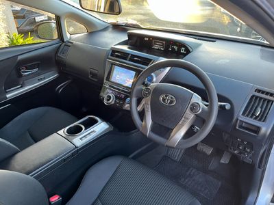 2019 Toyota Prius Alpha