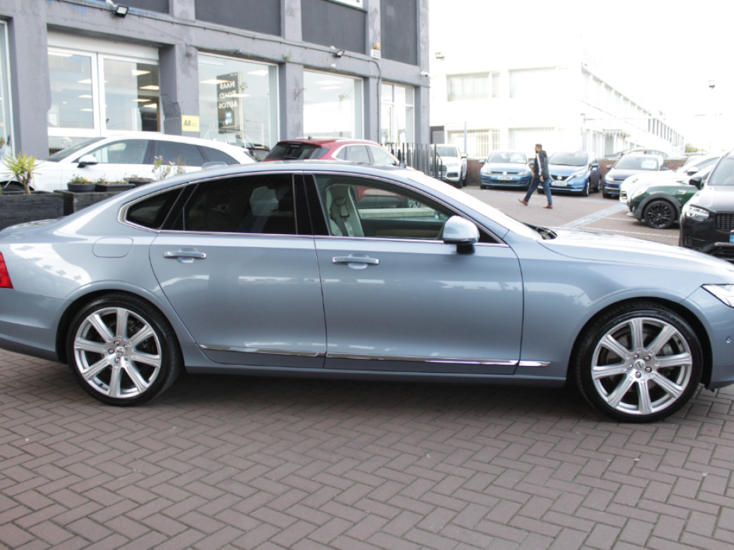 2018 Volvo S90