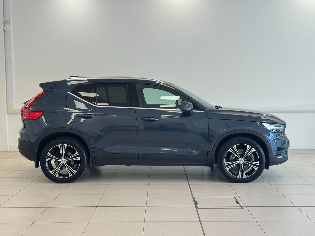 2022 Volvo XC40
