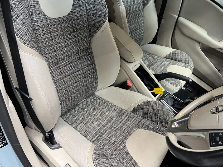 2019 Volvo V40