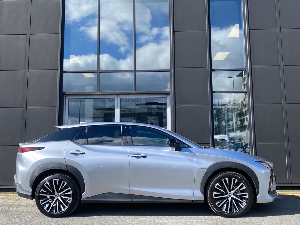 2025 Lexus RZ