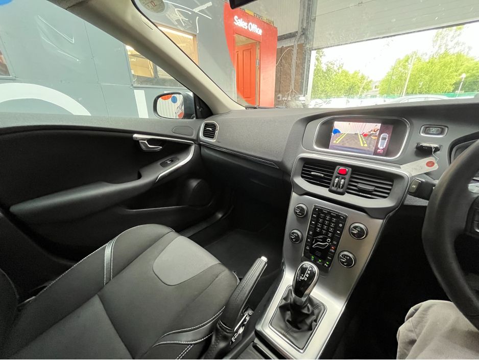 2017 Volvo V40