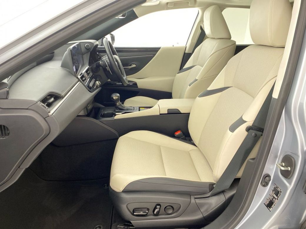 2023 Lexus ES 300h