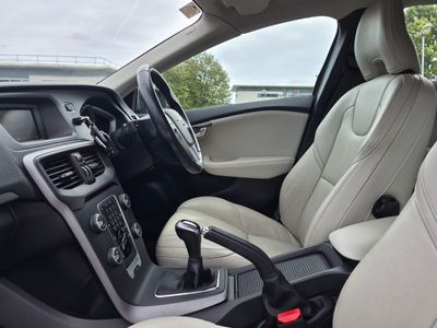 2016 Volvo V40