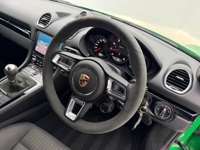2024 Porsche Cayman