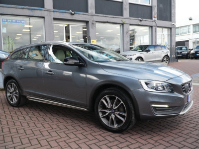 2018 Volvo V60 Cross Country