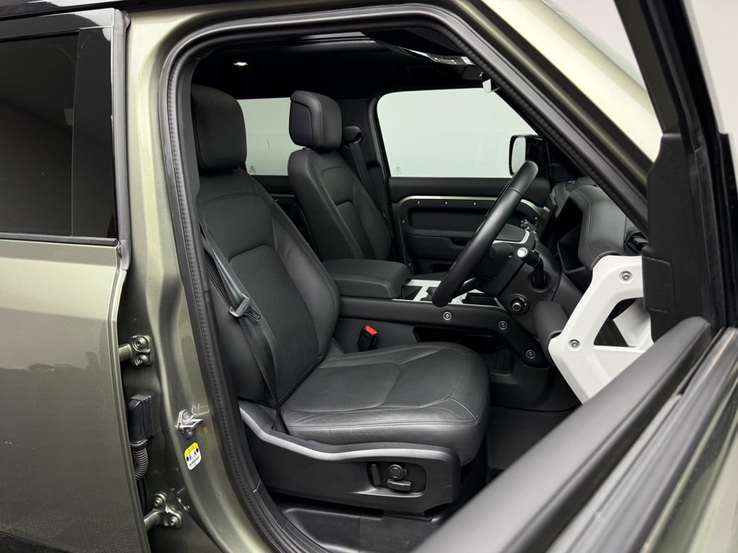 2025 Land Rover Defender