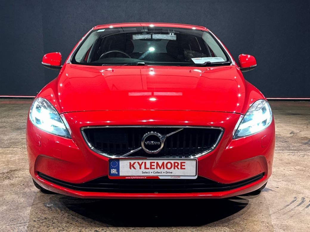 2019 Volvo V40