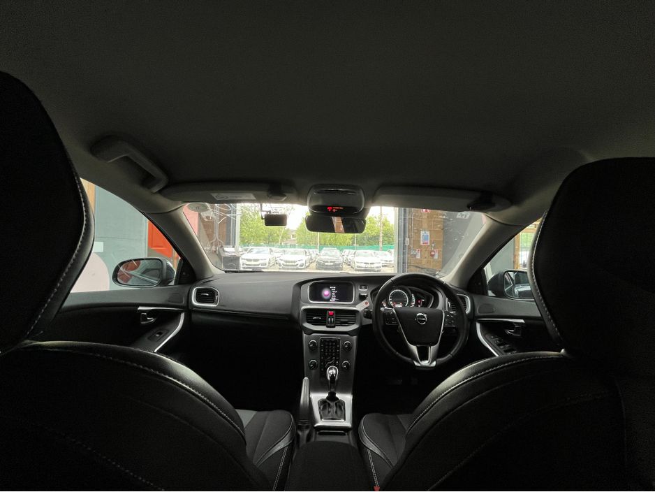 2017 Volvo V40