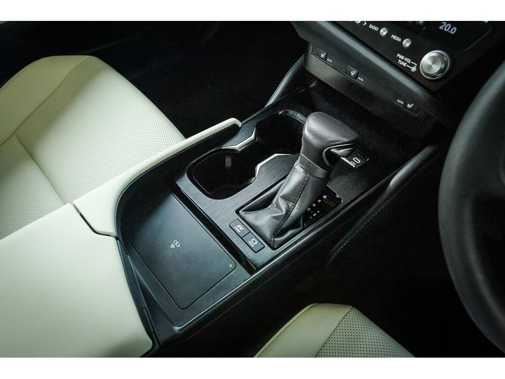 2023 Lexus ES 300h