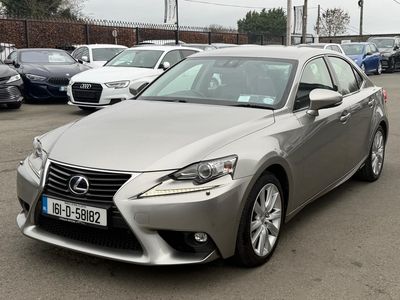 2016 Lexus IS 300h