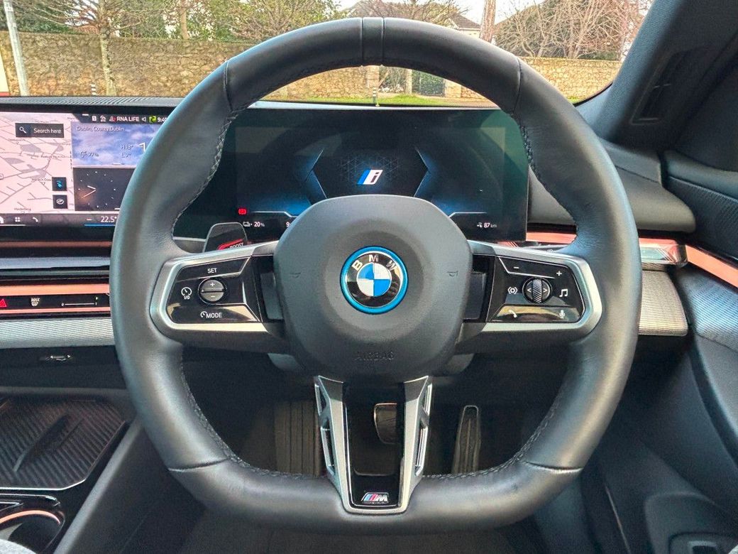 2025 BMW i5