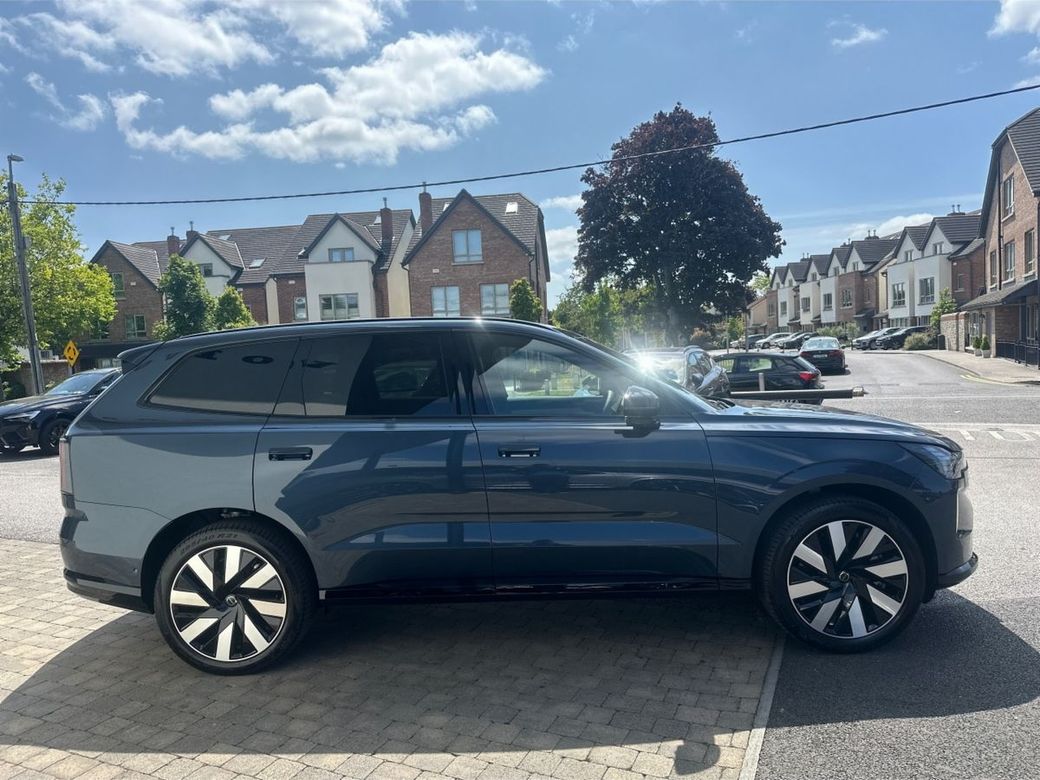 2026 Volvo EX90