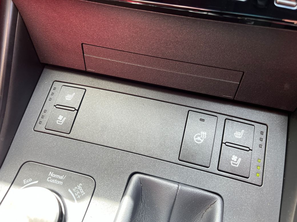 2023 Lexus IS 300h