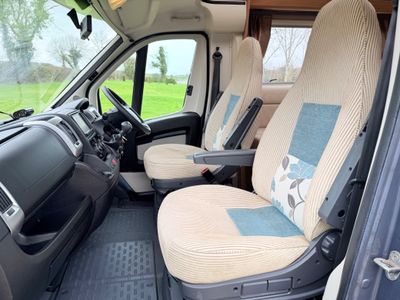 2014 AUTOTRAIL  TRACKER EKS LOW PROFILE R.H.D