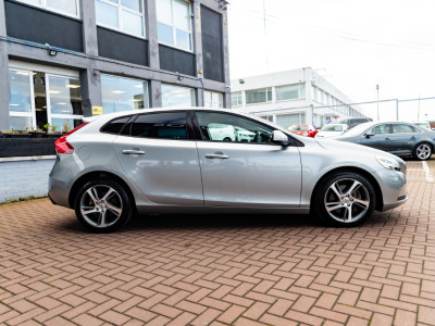 2017 Volvo V40