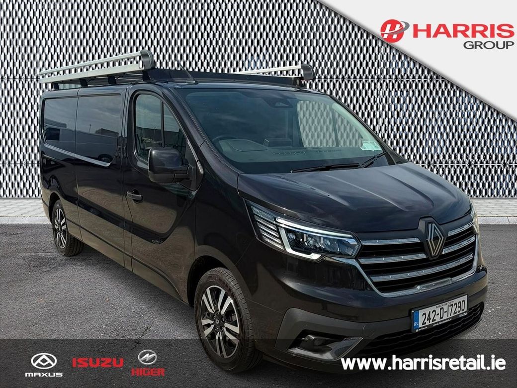 2024 Black Renault Trafic